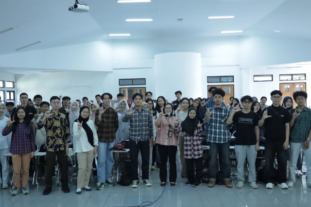 OJK Bekali Mahasiswa Baru Universitas Padjadjaran Menjadi Generasi Cerdas Keuangan dan Waspada Aktivitas Keuangan Ilegal